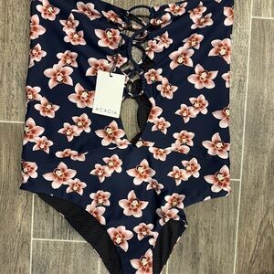 ✖️SOLD✖️Acacia Swimwear Bronx Onepiece in Isle